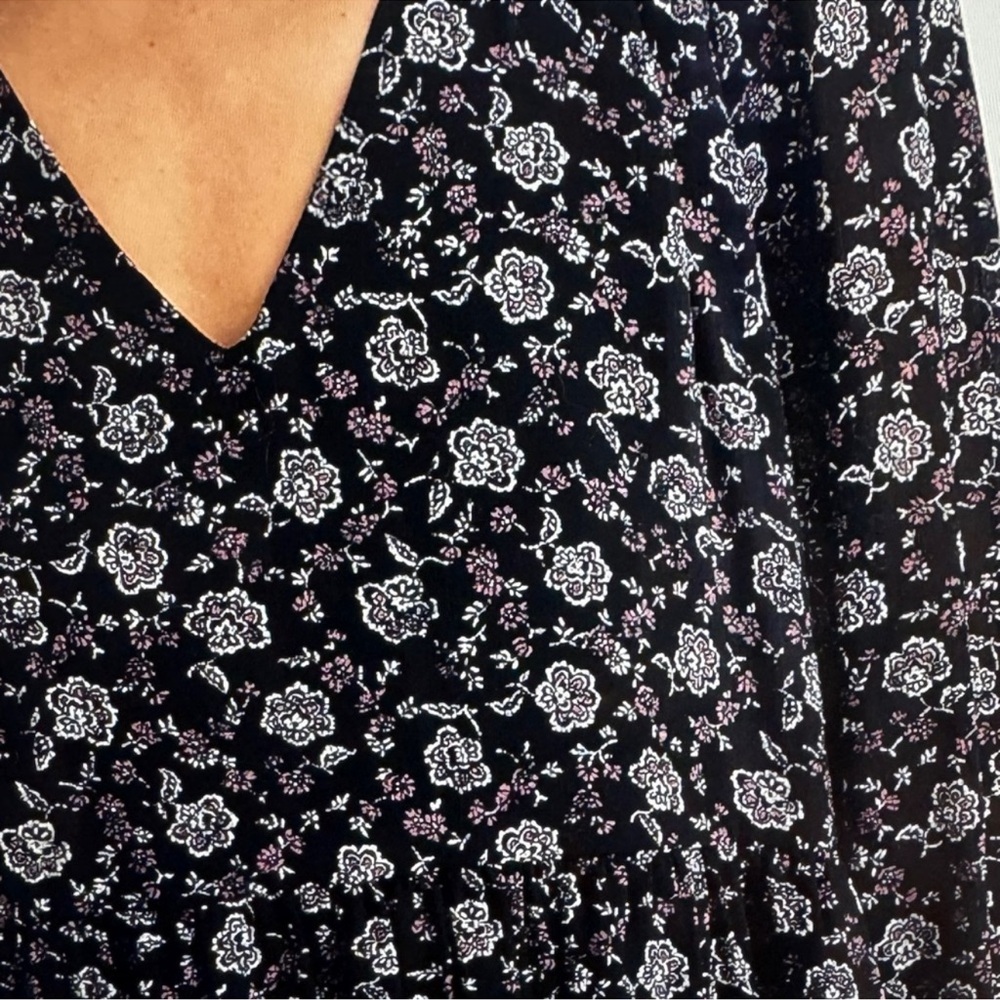 Madewell’s Georgette V-Neck Tiered Midi Dress-Enchanted Floral - Picture 2 of 8
